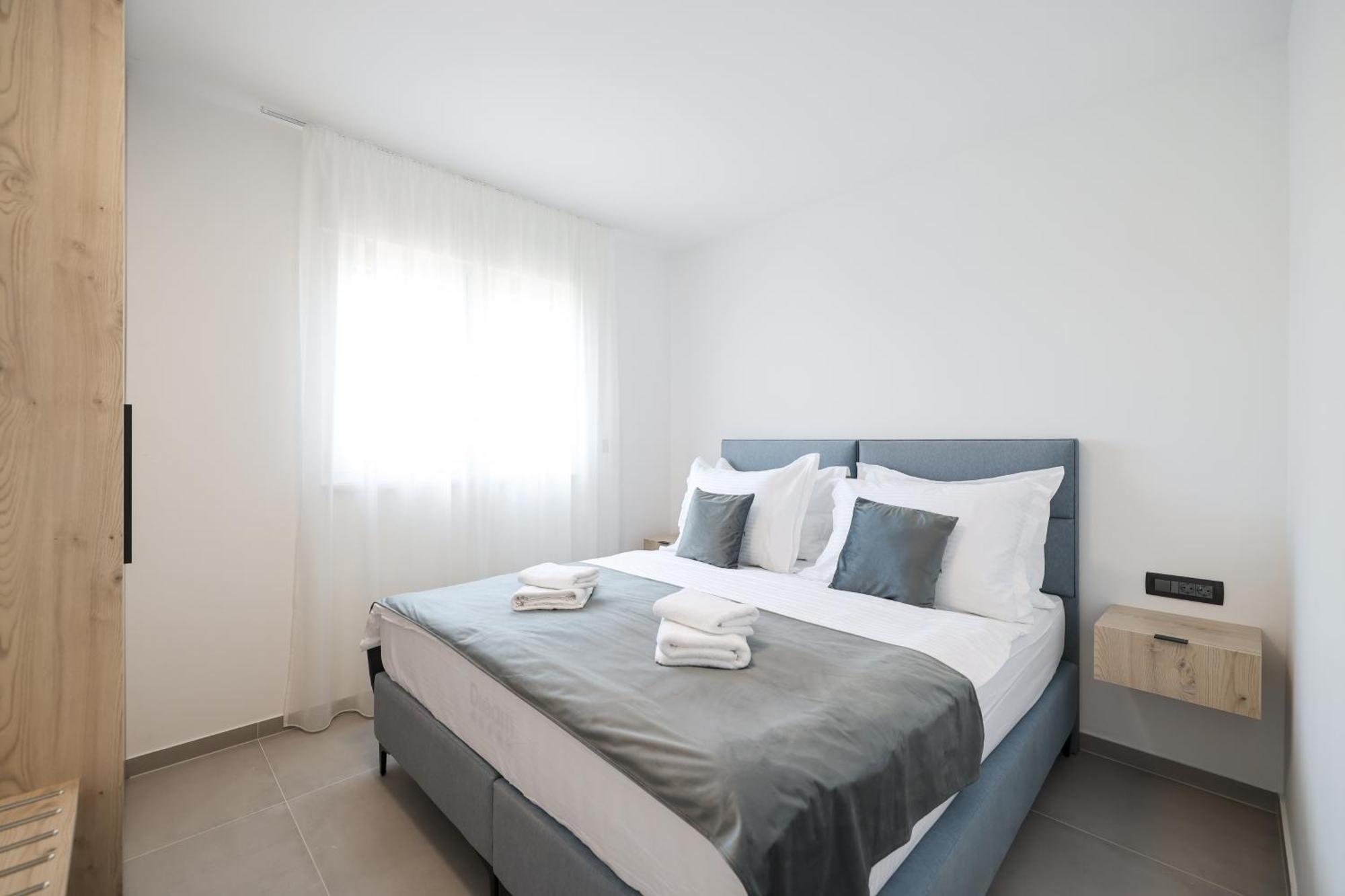 Deluxe Apartments Privlaka On The Sand Экстерьер фото
